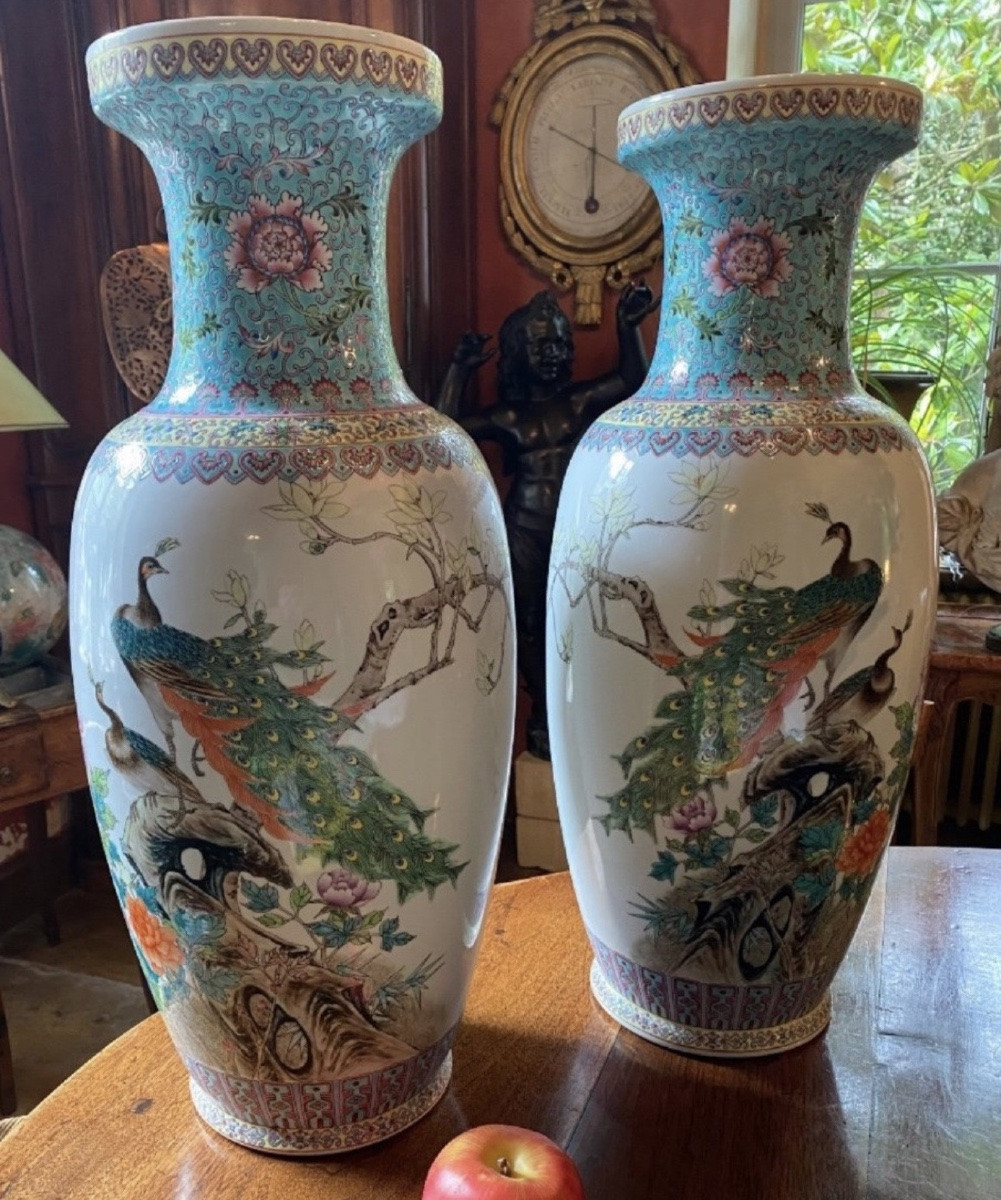 Large Pair Of Chinese Porcelain Vases, Famille Rose, XX Th Century-photo-3