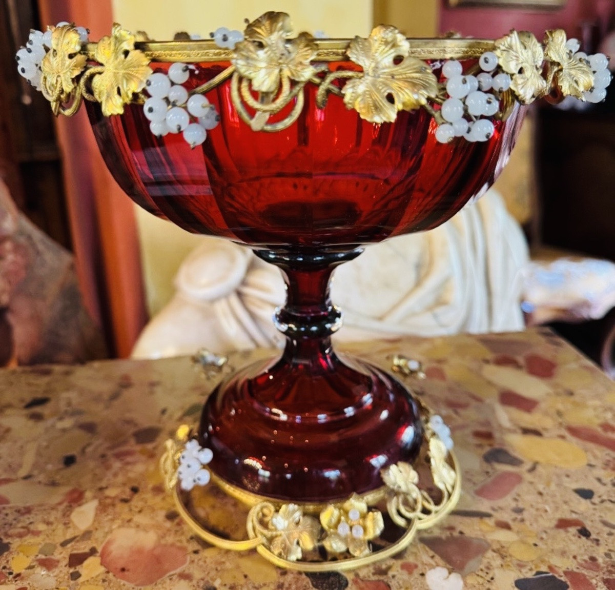 Large Ruby Red Crystal Cup With Faceted Decorfacettes And Vineyar Pampres Decoration-photo-2