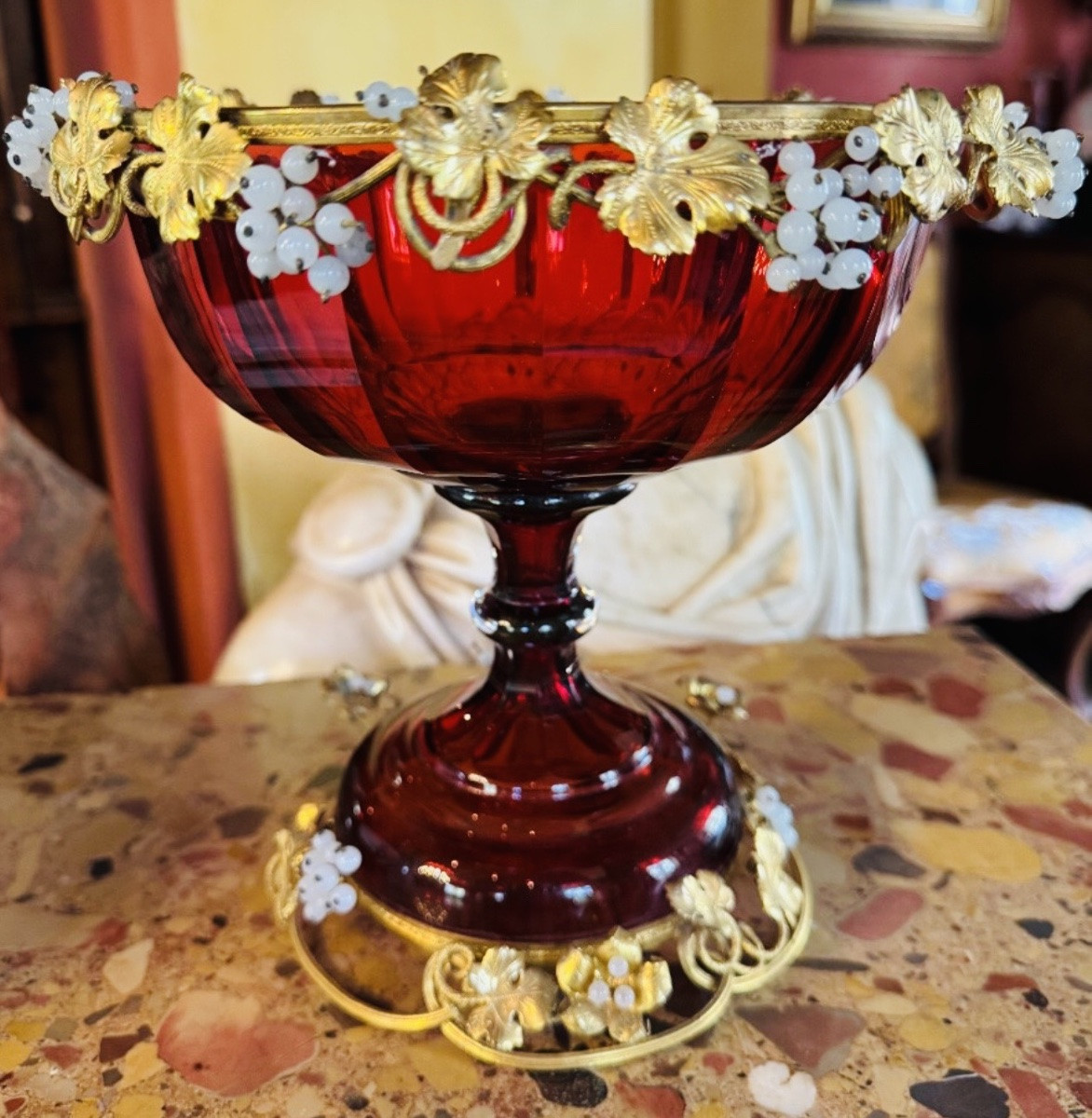 Large Ruby Red Crystal Cup With Faceted Decorfacettes And Vineyar Pampres Decoration-photo-3