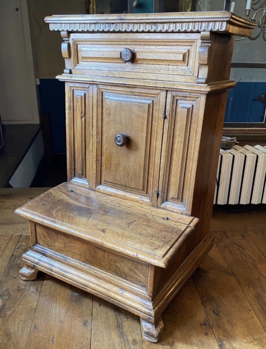 MEUBLE ITALIEN EN NOYER DU XVIII EME SIÈCLE