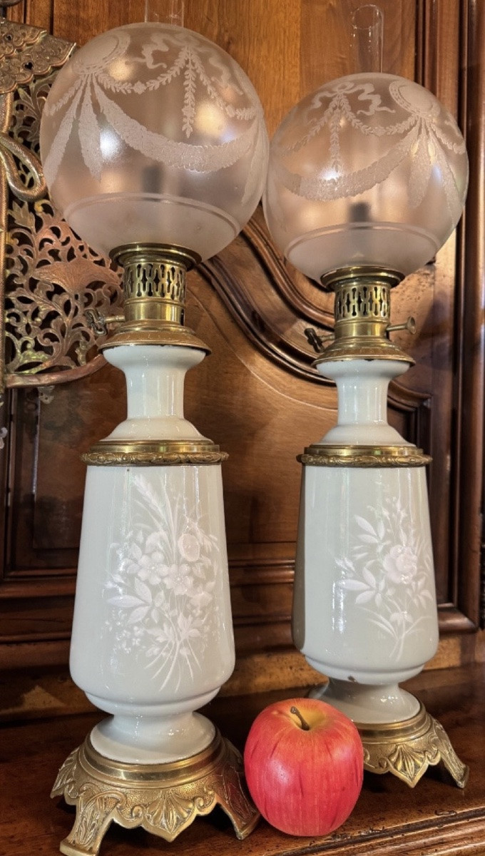 Large Pair Of Napoleon III Celadon Green Oil Lamps-photo-2
