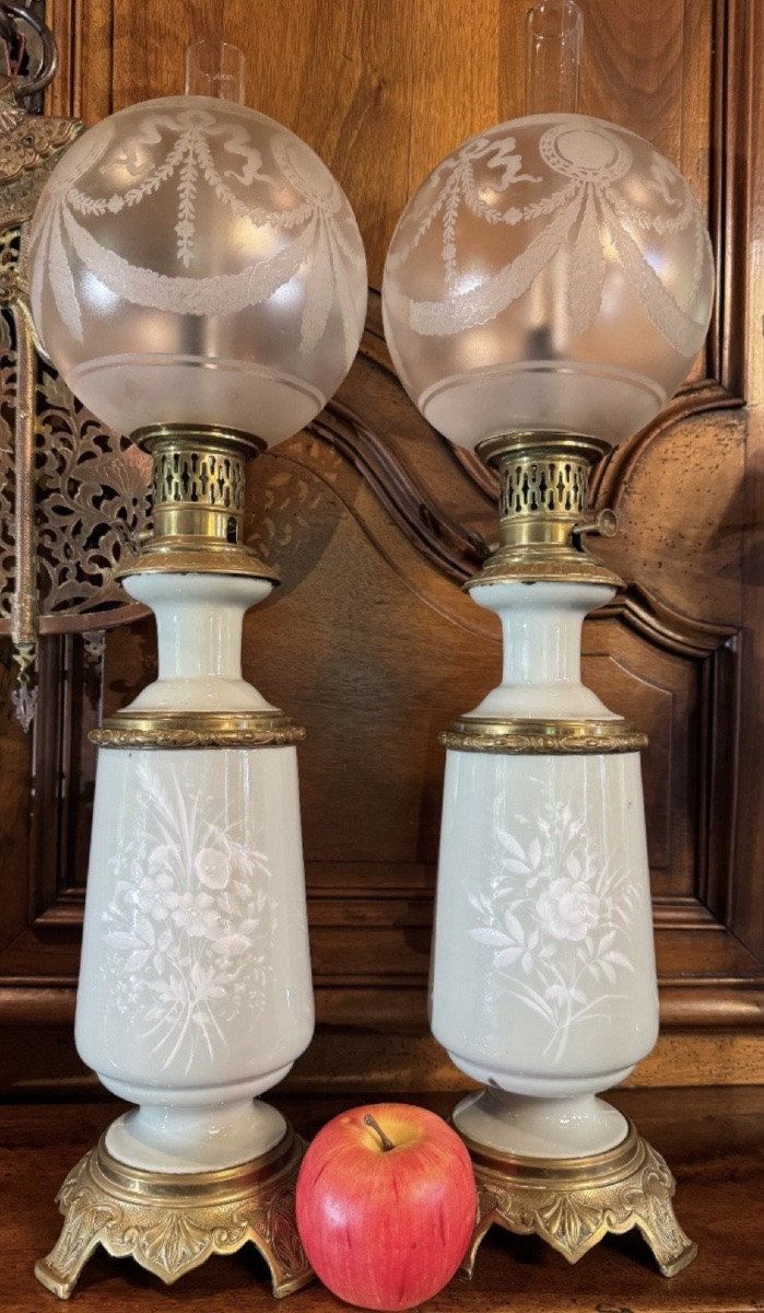Large Pair Of Napoleon III Celadon Green Oil Lamps-photo-3