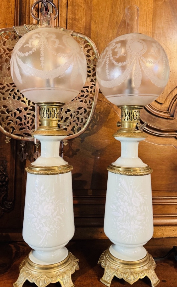 Large Pair Of Napoleon III Celadon Green Oil Lamps-photo-4