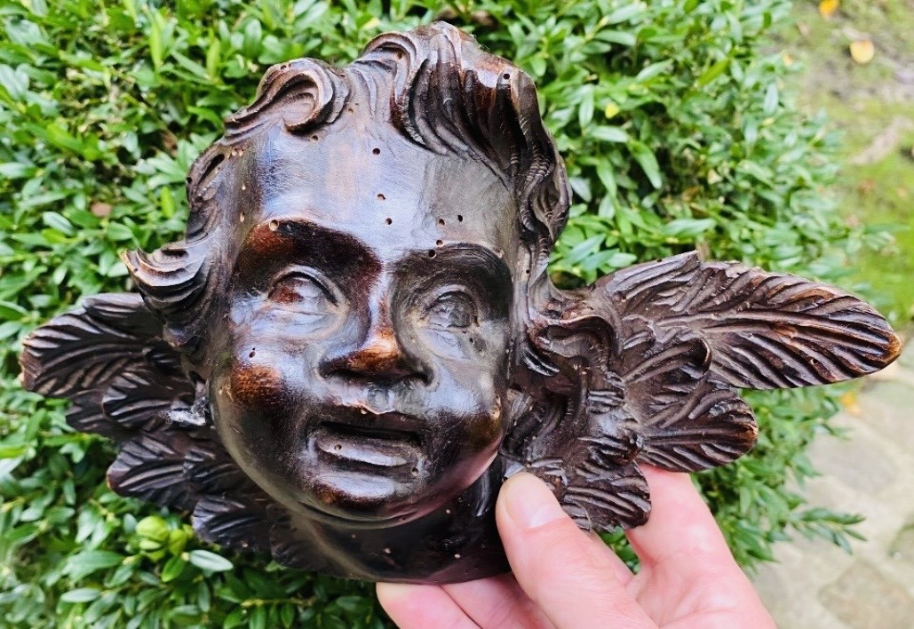 ANGE EN NOYER DU XVIII EME SIÈCLE