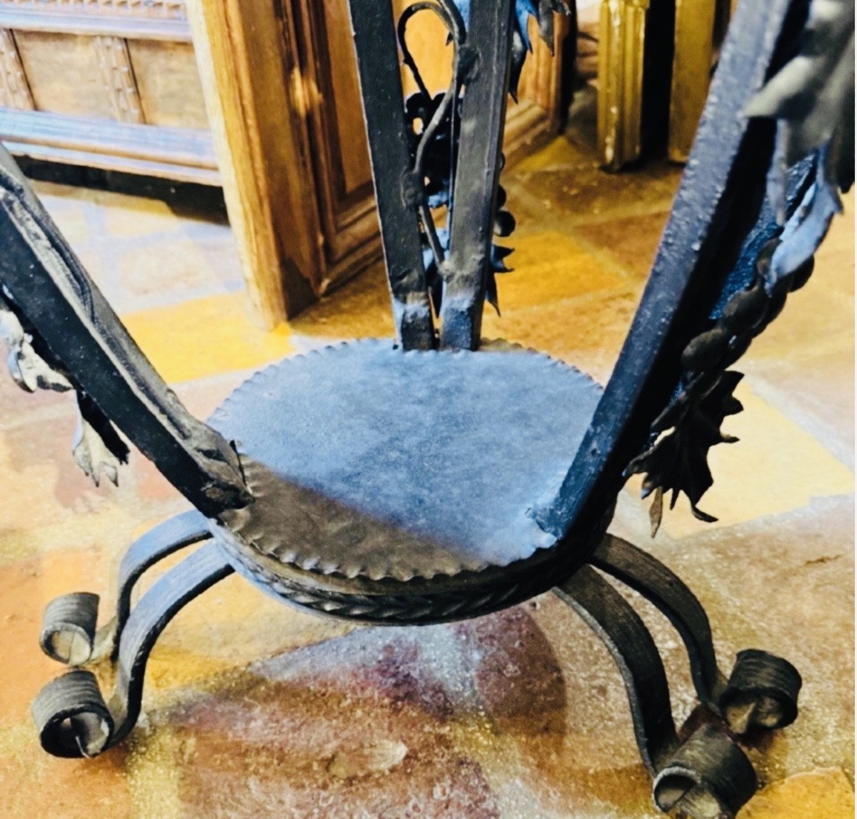 Art Nouveau Wrought-iron Pedestal Table With Vine Decoration, Circa 1900-photo-1