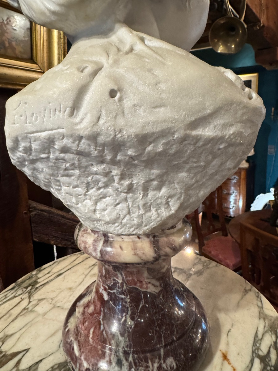 Buste de Ménade (Bacchante) en marbre de Carrare signé F. Lovino - fin XIXe siècle-photo-3