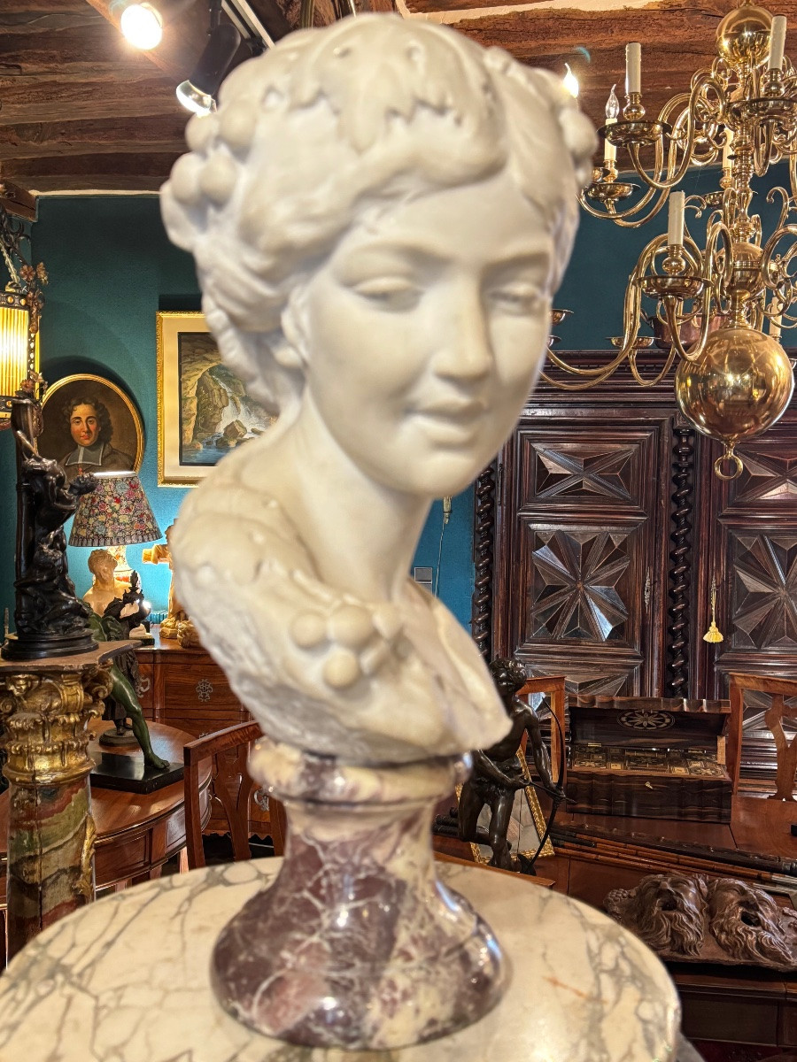 Buste de Ménade (Bacchante) en marbre de Carrare signé F. Lovino - fin XIXe siècle-photo-1