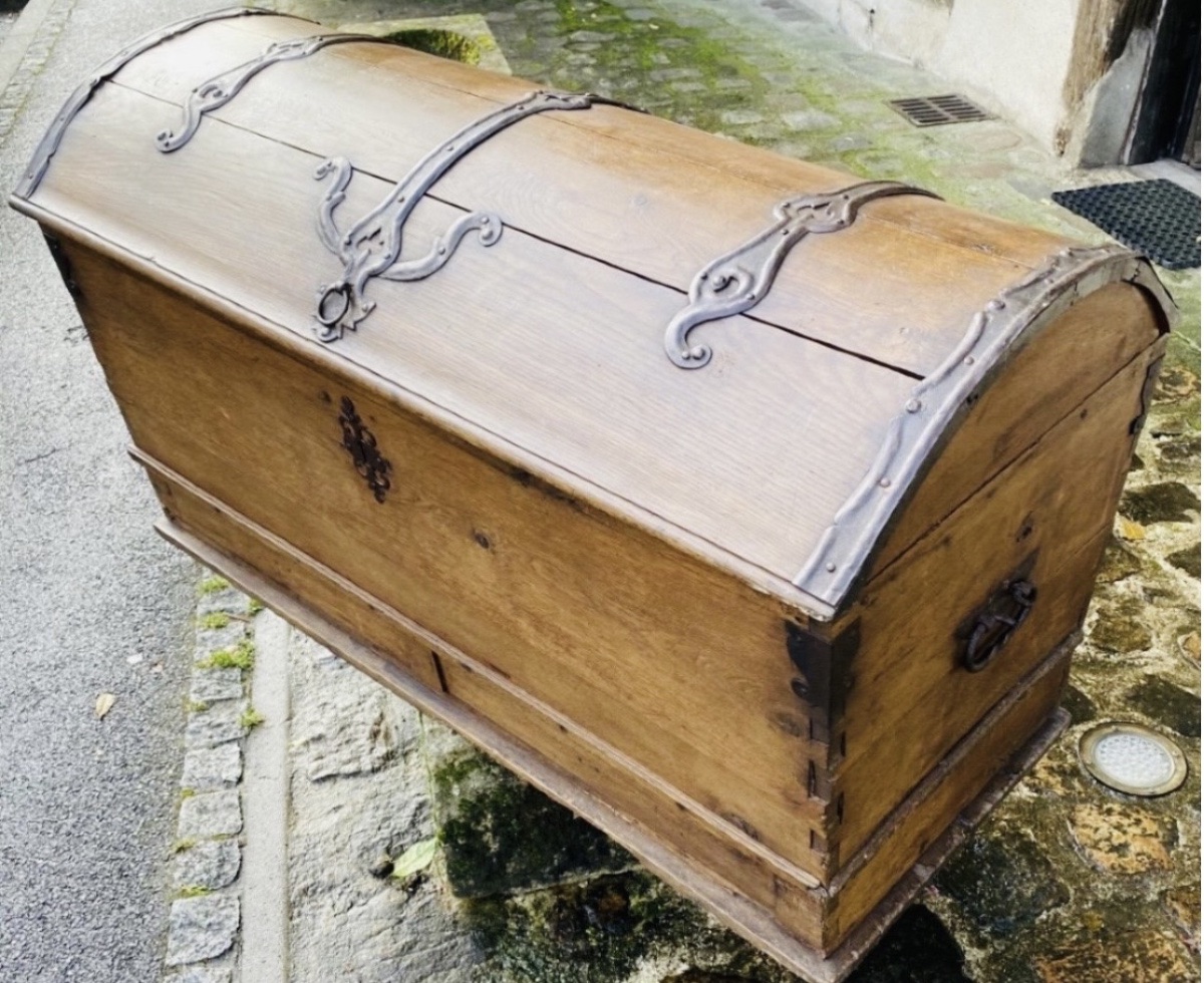 Important Coffre De Voyage À Couvercle Bombé En Chêne Et Ferrures Forgées, Fin XVIIIe – Début X-photo-3