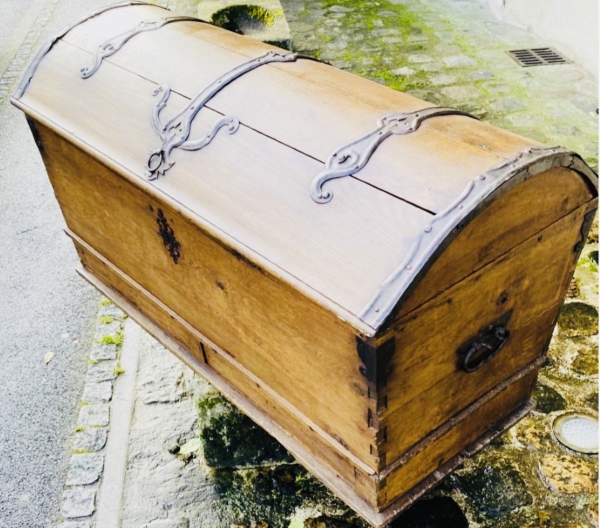 Important Coffre De Voyage À Couvercle Bombé En Chêne Et Ferrures Forgées, Fin XVIIIe – Début X-photo-4