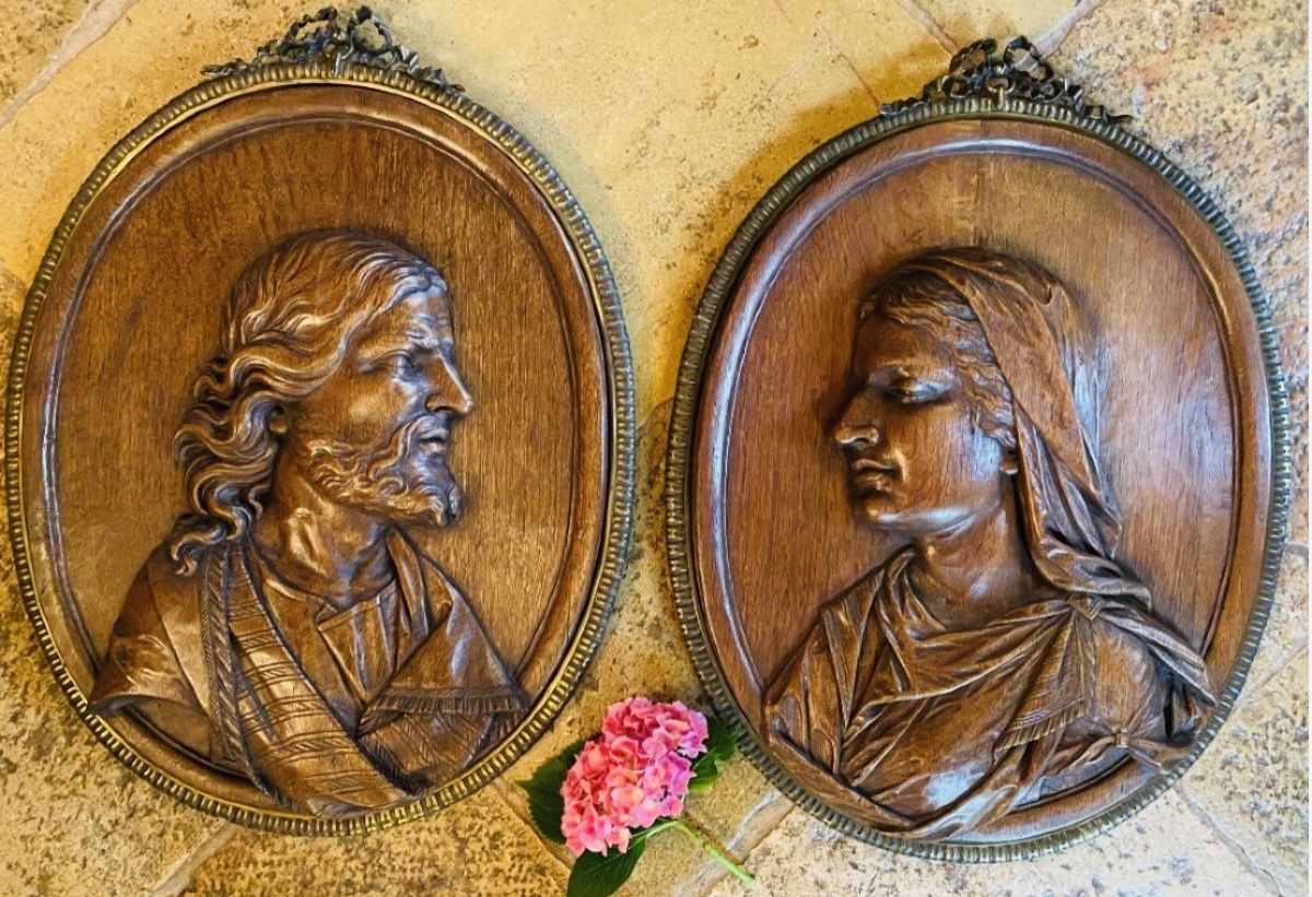PAIRE DE grands médaillons SCULPTÉS EN HAUT RELIEF : JÉSUS ET LA VIERGE MARIE, FIN DU XIXE-photo-3