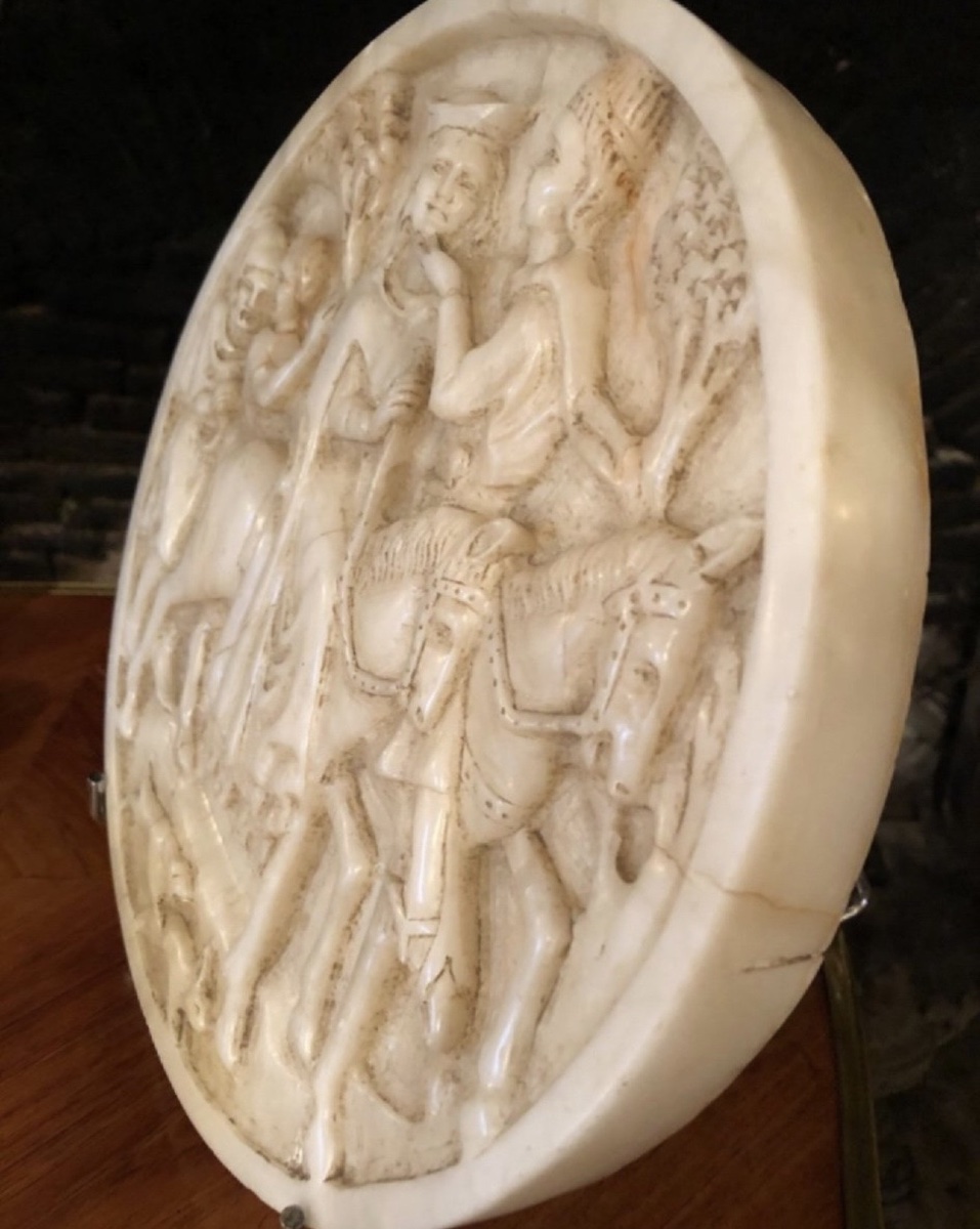 L’amour Courtois, Grand Tondo Sculpté En Albâtre En Fort Relief Du XIXème Siècle.-photo-3