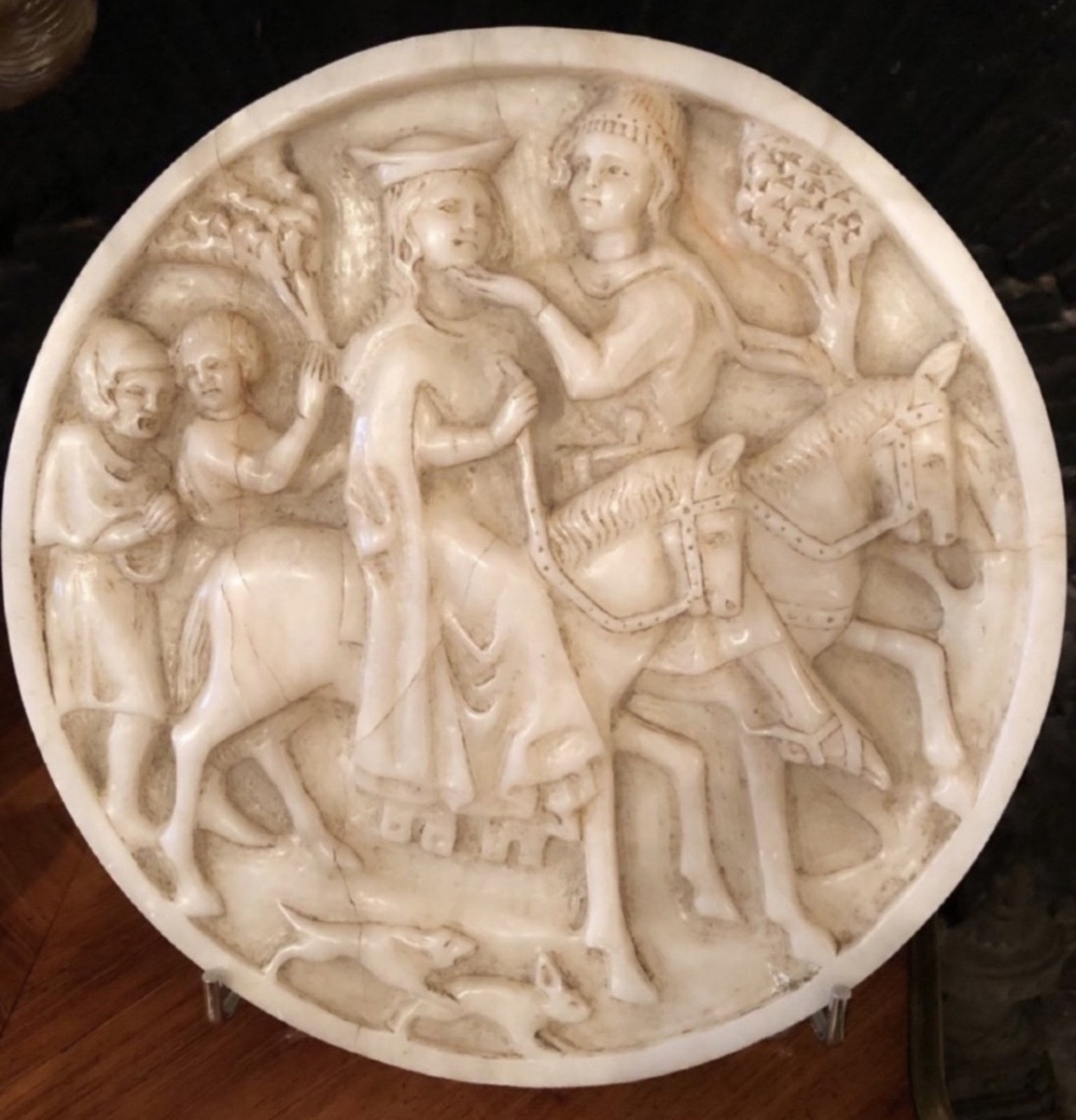L’amour Courtois, Grand Tondo Sculpté En Albâtre En Fort Relief Du XIXème Siècle.-photo-1
