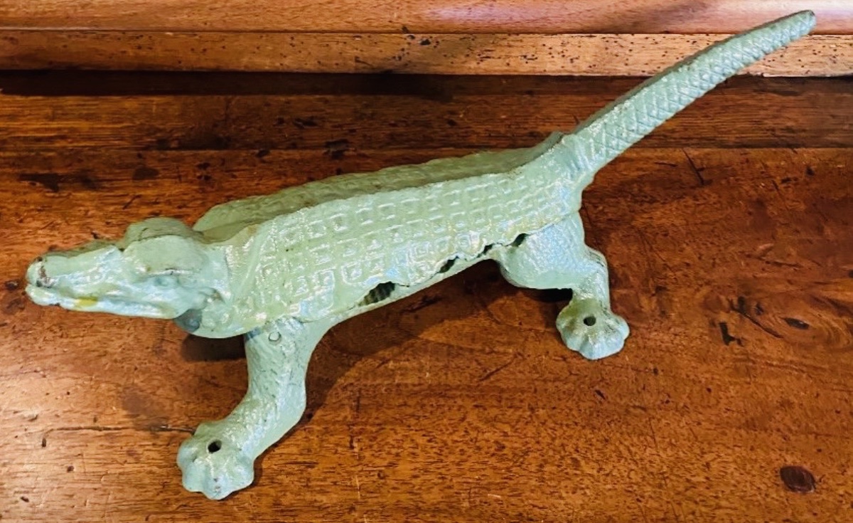 Crocodile-headed Pharmacy Stopper, Late 19th Century-photo-3