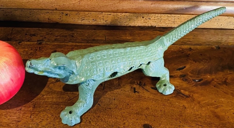 Crocodile-headed Pharmacy Stopper, Late 19th Century-photo-7
