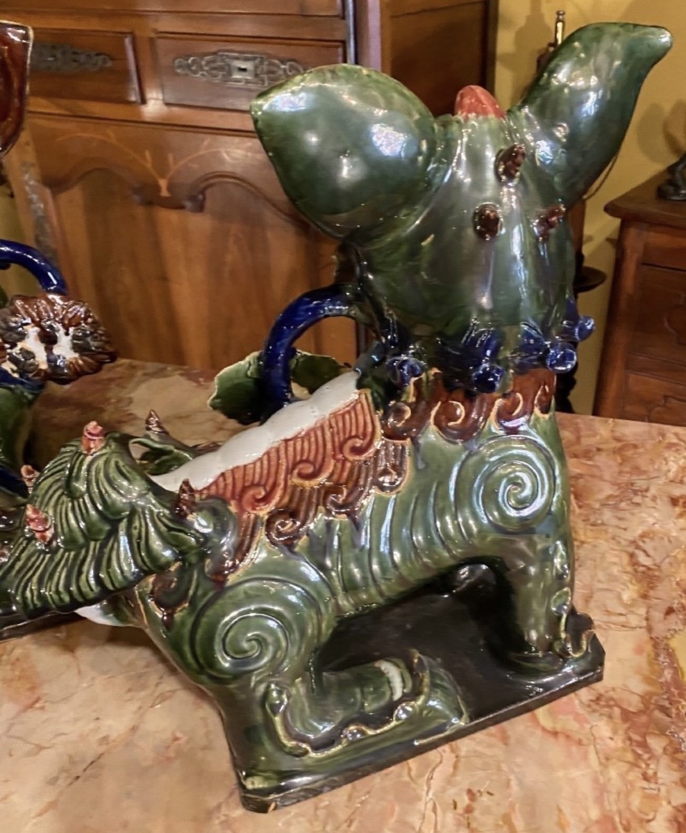 IMPORTANTE PAIRE DE CHIENS DE FÔ EN FAÏENCE POLYCHROME, CHINE, XXᵉ SIÈCLE-photo-2