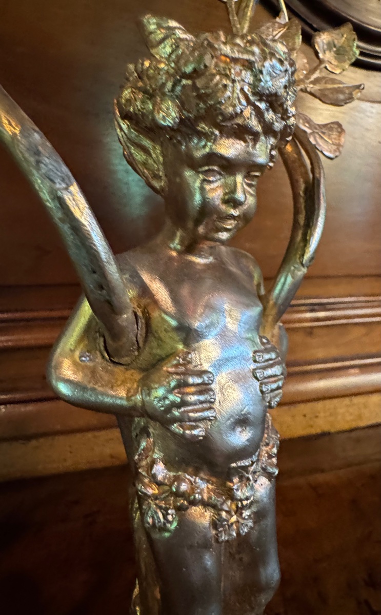 IMPORTANTE PAIRE DE BOUGEOIRS AUX JEUNES FAUNES, BRONZE À PATINE VERMEILLE, STYLE LOUIS XVI, VE-photo-4