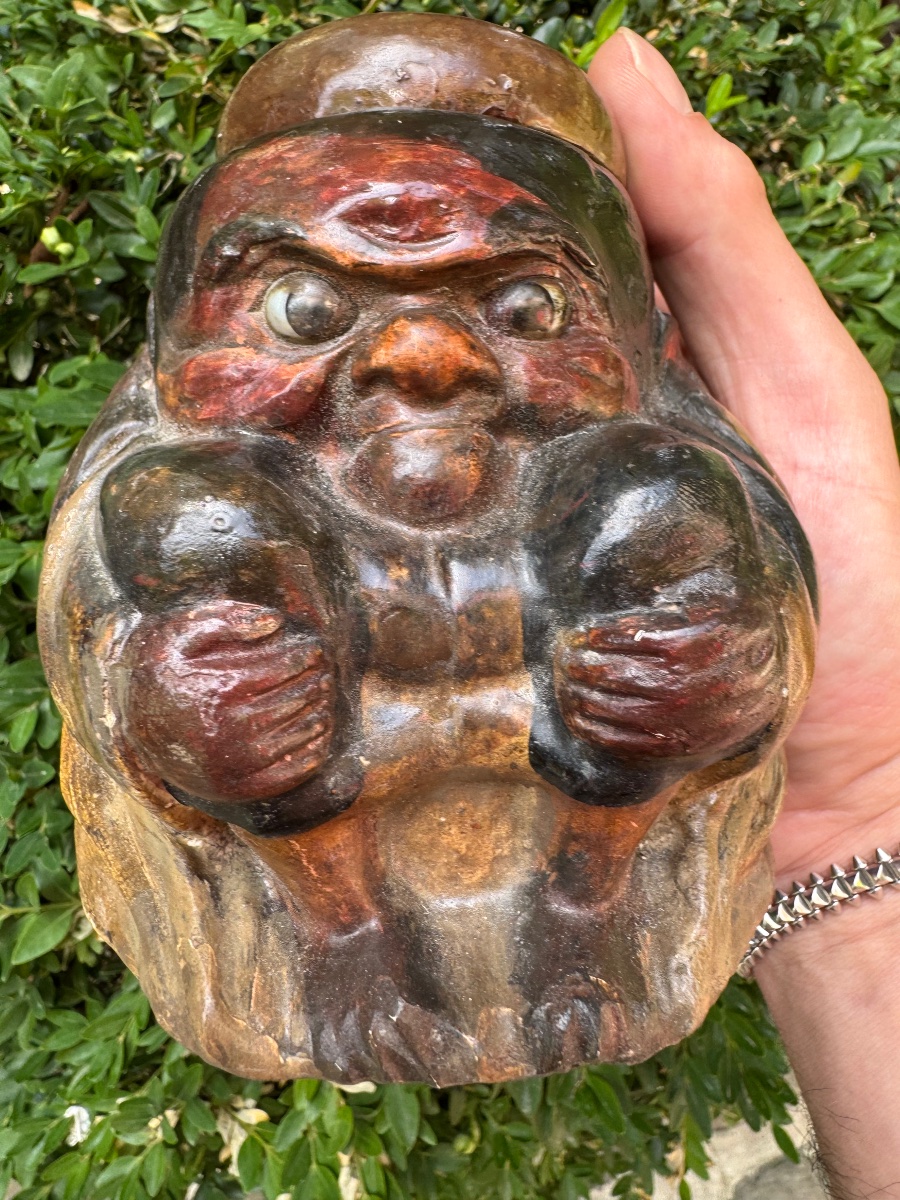 AMUSANT POT À TABAC JAPONAIS EN BOIS LAQUÉ REPRÉSENTANT UN DARUMA, VERS 1880-photo-4