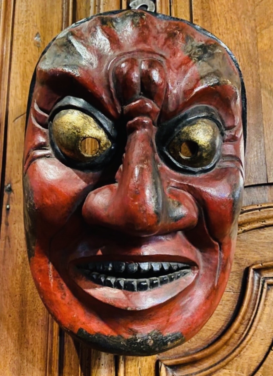 MASQUE DE THÉÂTRE JAPONAIS EN BOIS LAQUÉ, ÉPOQUE TAISHÕ - DÉBUT SHOWA