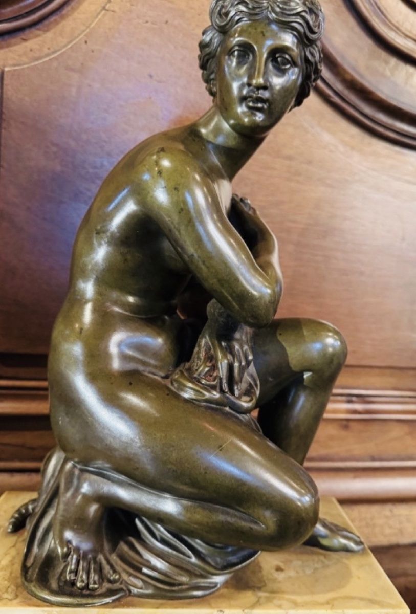 LA VÉNUS ACCROUPIE À LA TORTUE, ÉLÉGANT BRONZE NÉOCLASSIQUE DU XIXᵉ SIÈCLE-photo-4