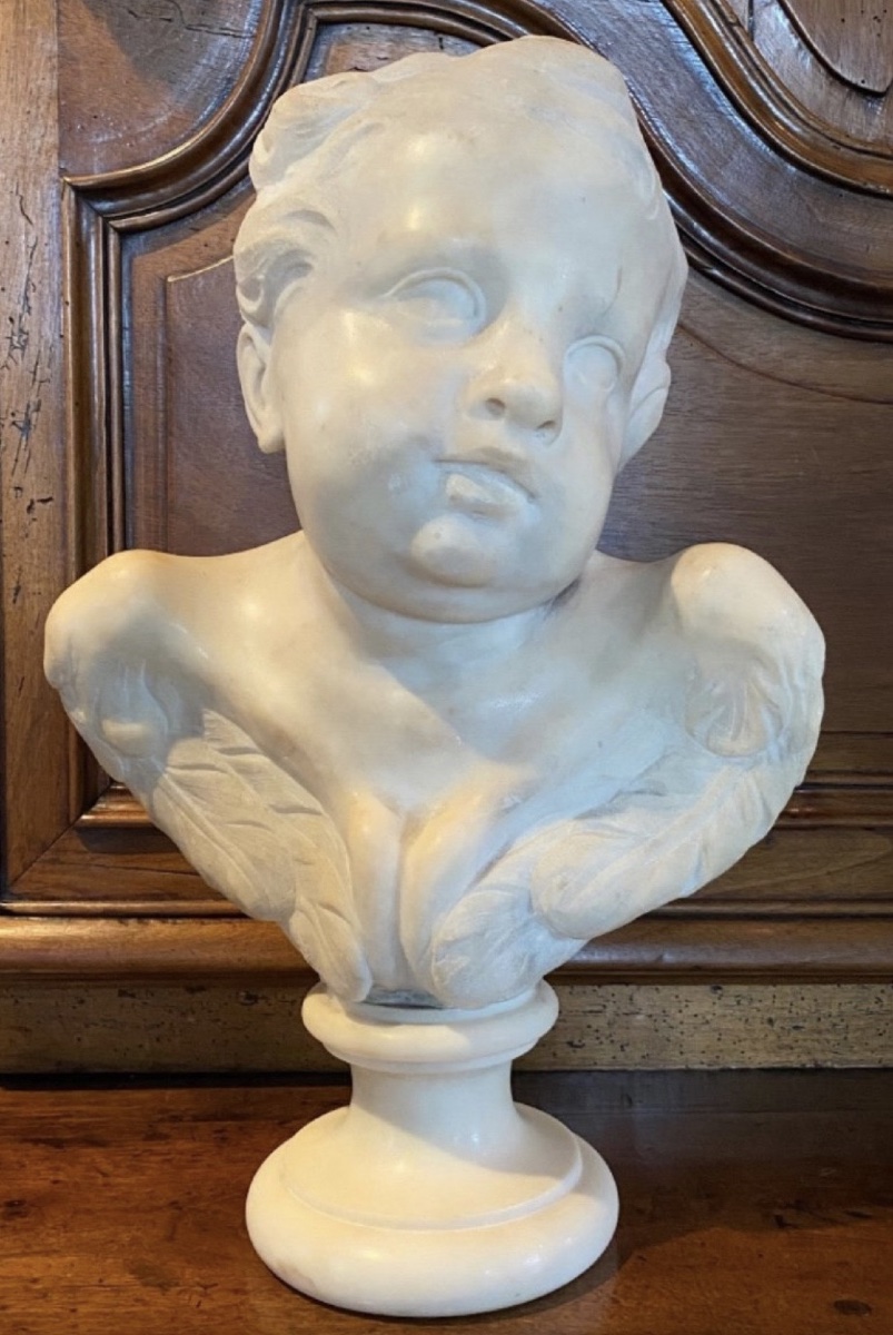 BEL ANGE ITALIEN EN MARBRE, XVIIᵉ SIÈCLE – ANCIENNE COLLECTION FRANCESC CAMBÓ