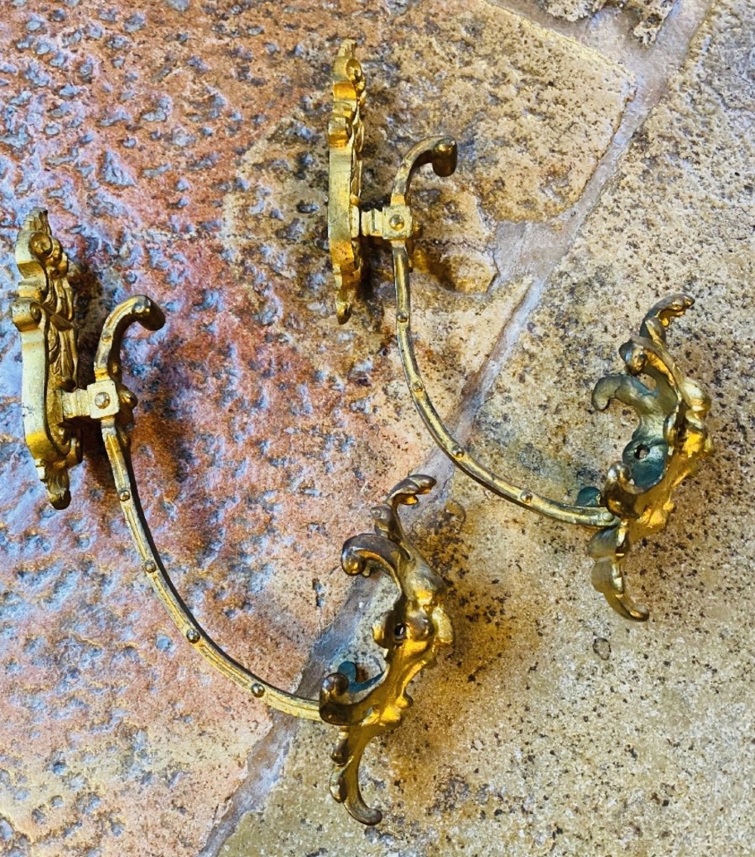 PAIRE D'EMBRASSES AUX TÊTES DE GROTESQUES EN BRONZE DORÉ - ÉPOQUE NAPOLÉON III-photo-4