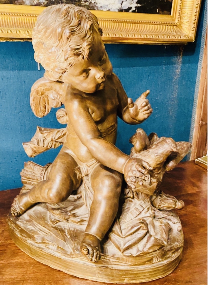 L'AMOUR AUX COLOMBES - GRANDE TERRE CUITE PATINÉE DU XIXe SIÈCLE