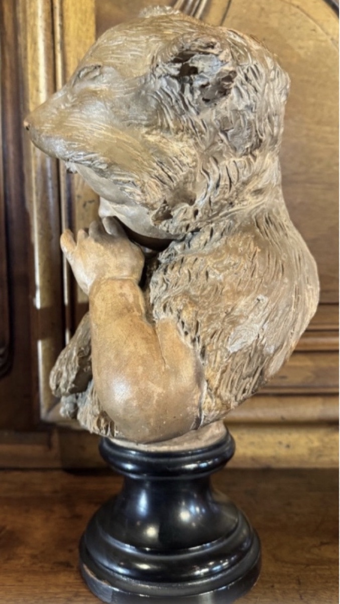 BUSTE EN TERRE CUITE : PETITE FILLE COIFFÉE D’UNE PEAU DE RENARD, INSPIRÉE DES CONTES DU XIX E -photo-8