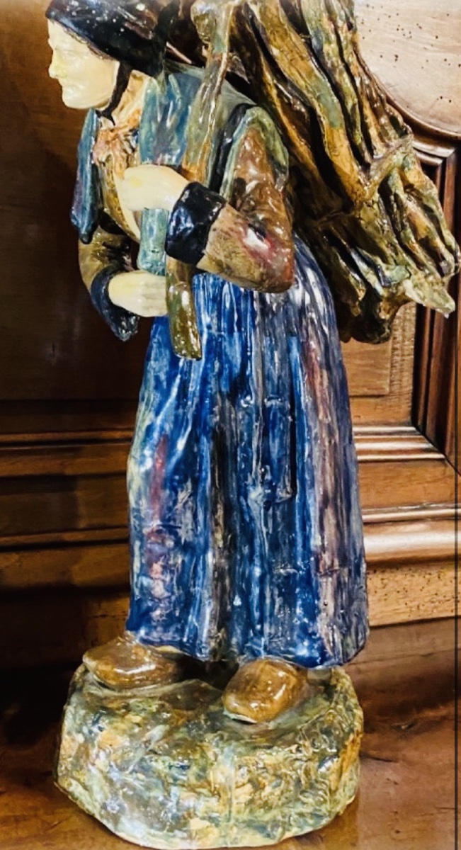 Achille Blot – A Notable Pair Of Breton Peasant Figures In Desvres Earthenware, Circa 1900–1905-photo-2