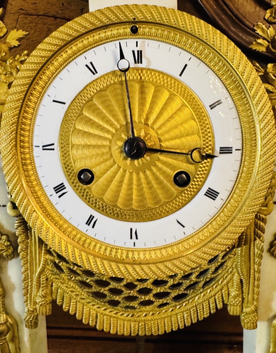 Egyptian-style Cantilever Clock In White Marble And Gilded Bronze, Consulate–empire Period-photo-4