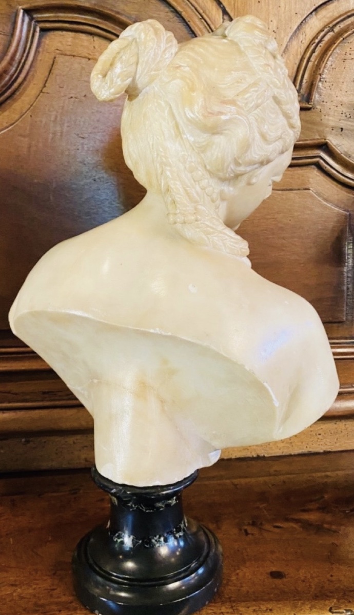 Antique-style Bust Of Venus In Translucent Marble — Souvenir From The Grand Tour, 19th Century-photo-5