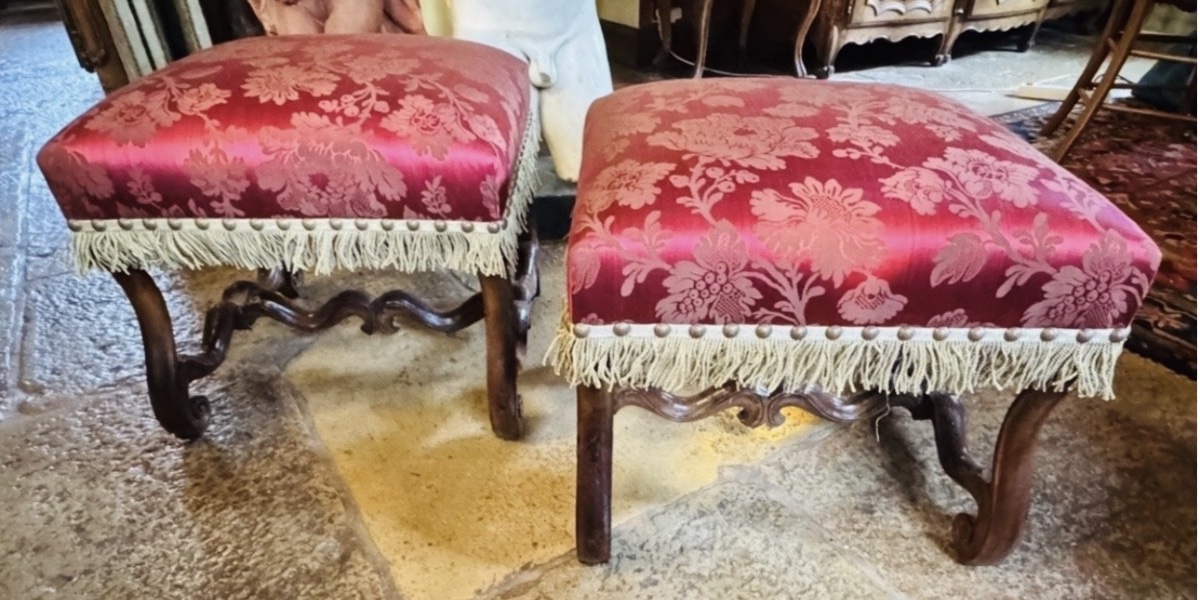 PAIRE DE TABOURETS EN NOYER - ÉPOQUE LOUIS XIV - XVILE SIÈCLE-photo-2