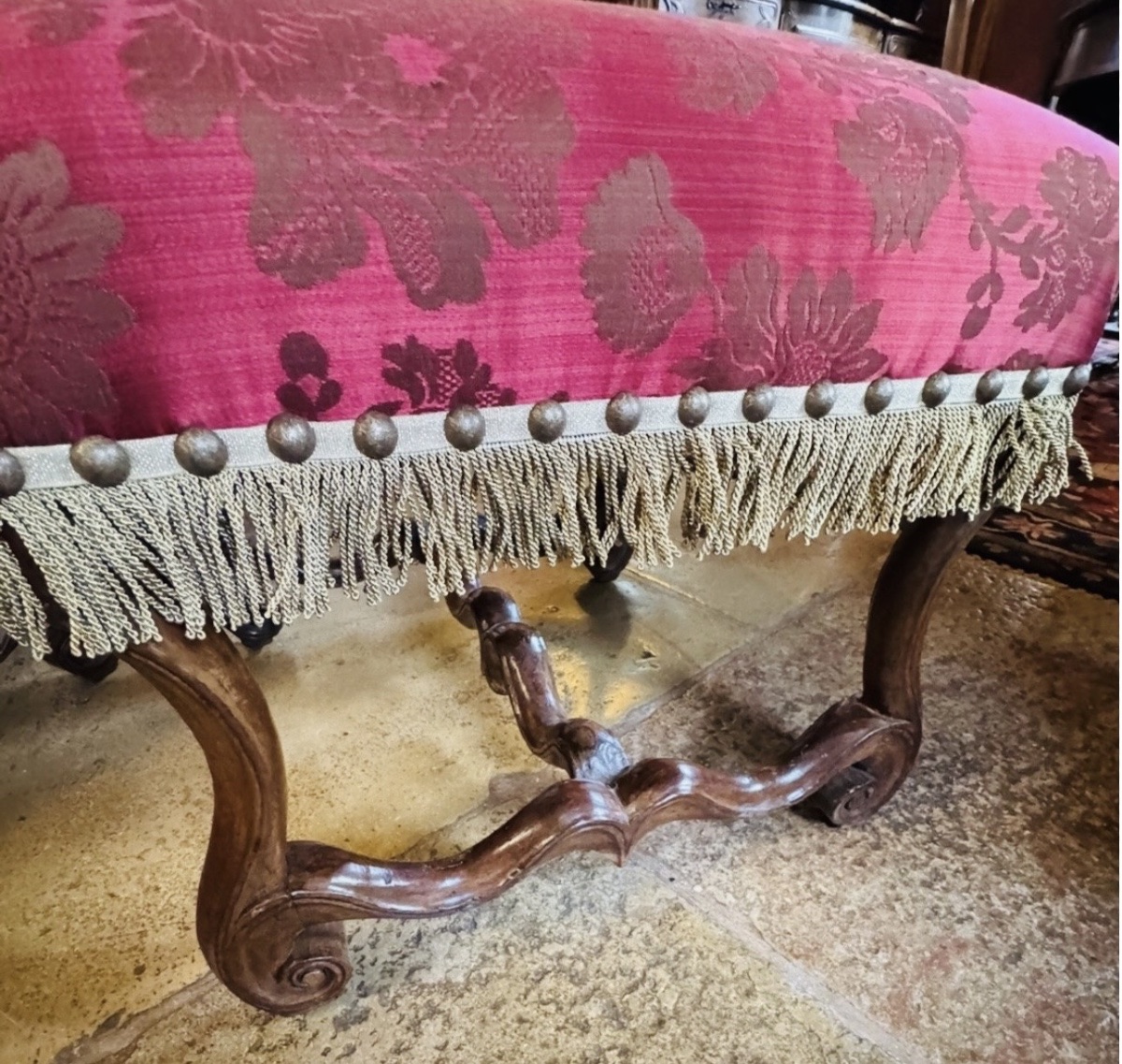 PAIRE DE TABOURETS EN NOYER - ÉPOQUE LOUIS XIV - XVILE SIÈCLE-photo-4