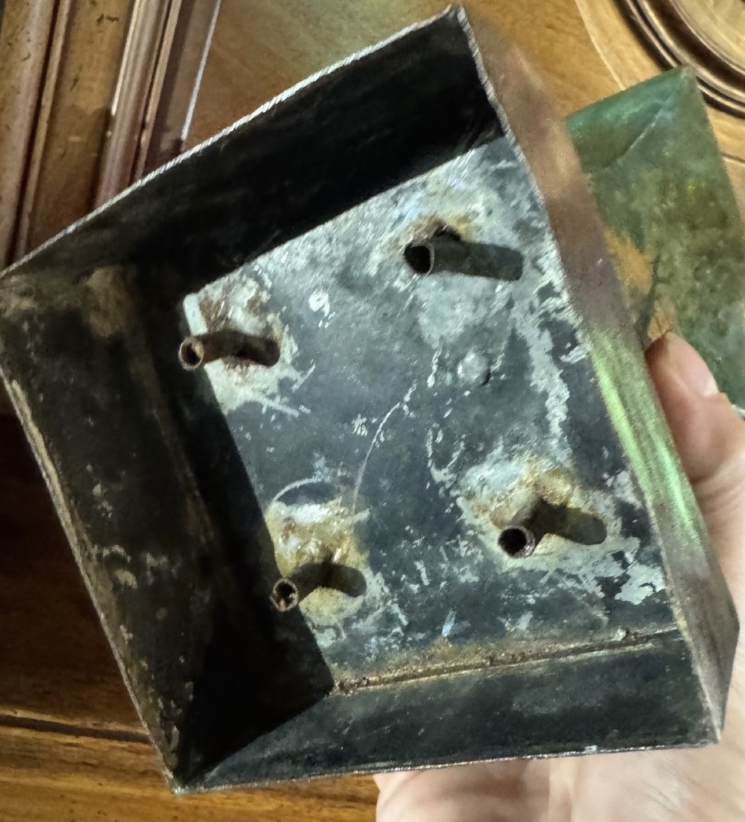 PAIRE DE VASES CORNETS EN TÔLE PEINTE DU XIX EME SIÈCLE-photo-1