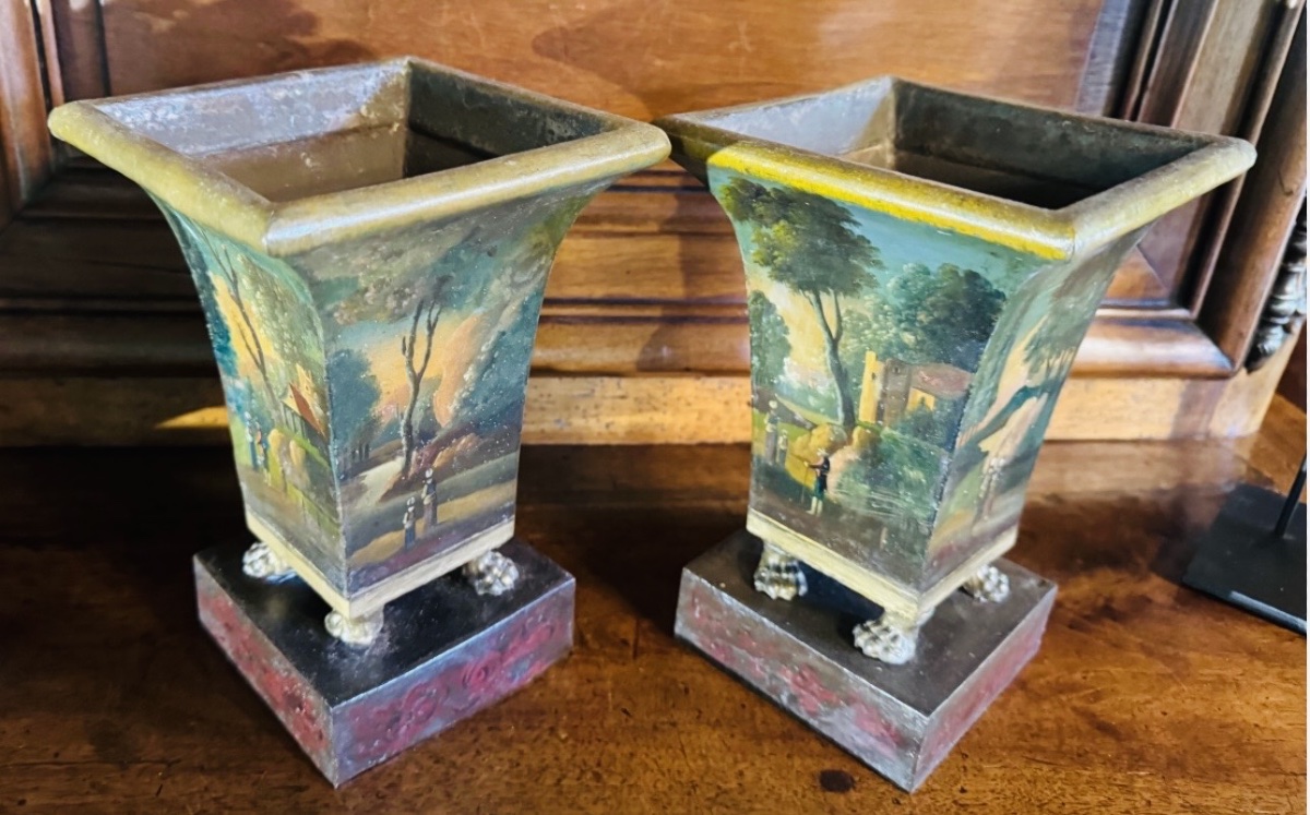 PAIRE DE VASES CORNETS EN TÔLE PEINTE DU XIX EME SIÈCLE