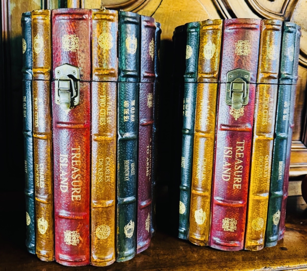 PAIRE DE COFFRETS DE RANGEMENT EN FORME DE FAUX LIVRES - DÉCOR DE BIBLIOTHÈQUE ANGLAISE -photo-1