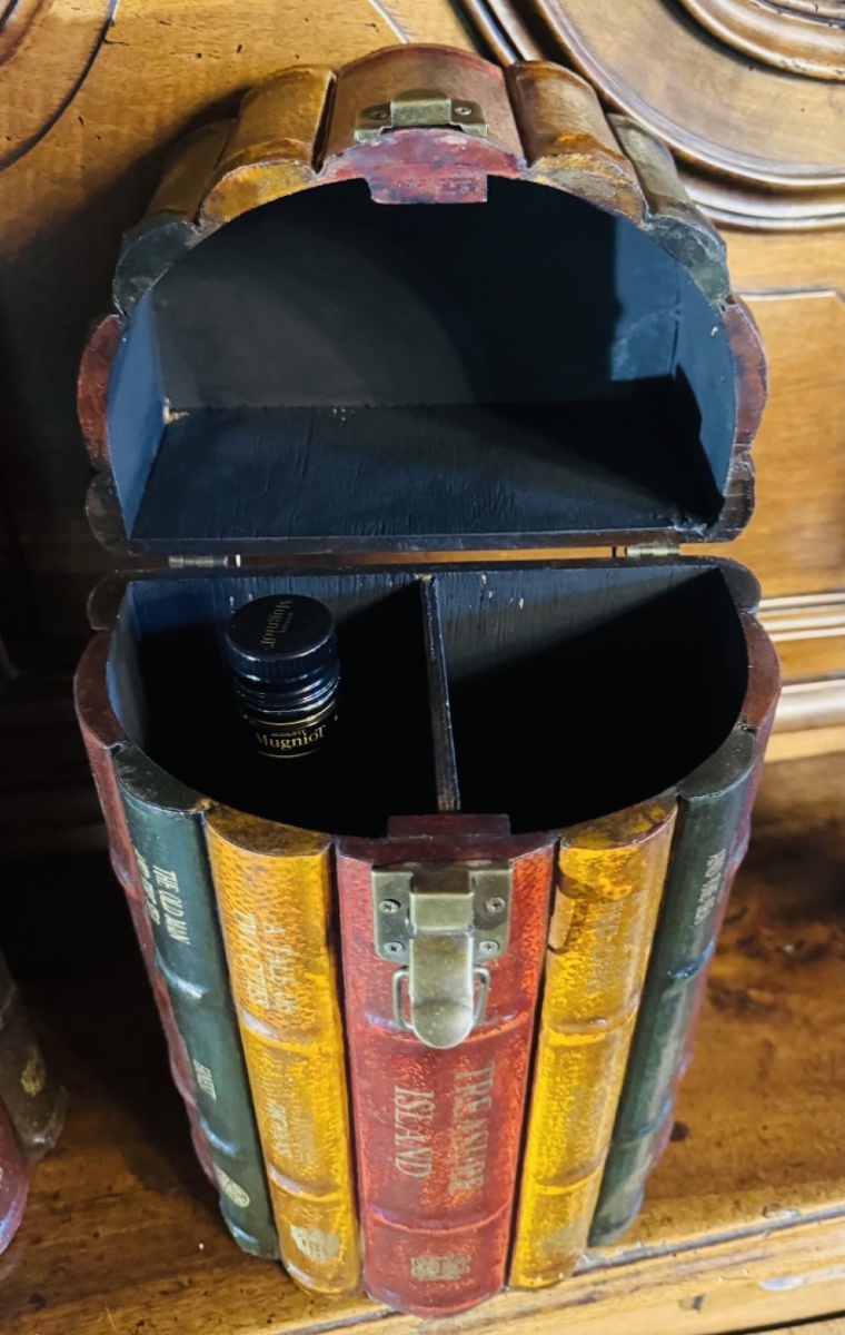 PAIRE DE COFFRETS DE RANGEMENT EN FORME DE FAUX LIVRES - DÉCOR DE BIBLIOTHÈQUE ANGLAISE -photo-4