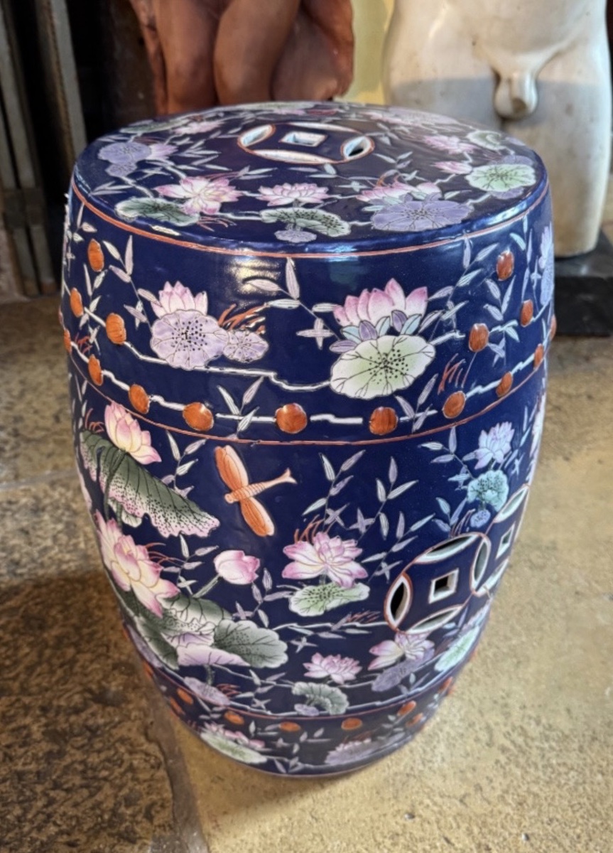 Openwork Chinese Porcelain Garden Stool, 20th Century-photo-1