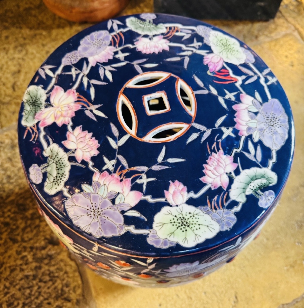 Openwork Chinese Porcelain Garden Stool, 20th Century-photo-6