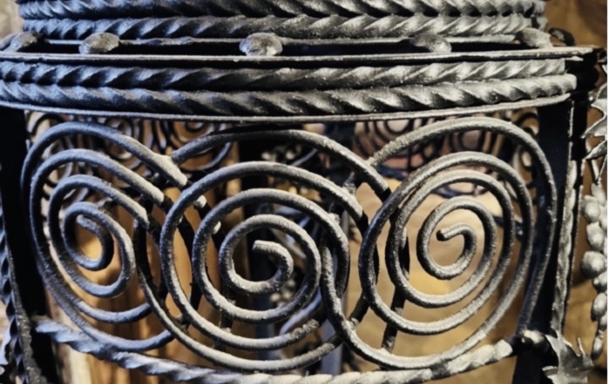 Elegant Wrought-iron Tripod Side Table With Rich Naturalistic Decoration Featuring Grape Clusters And Leaves-photo-4