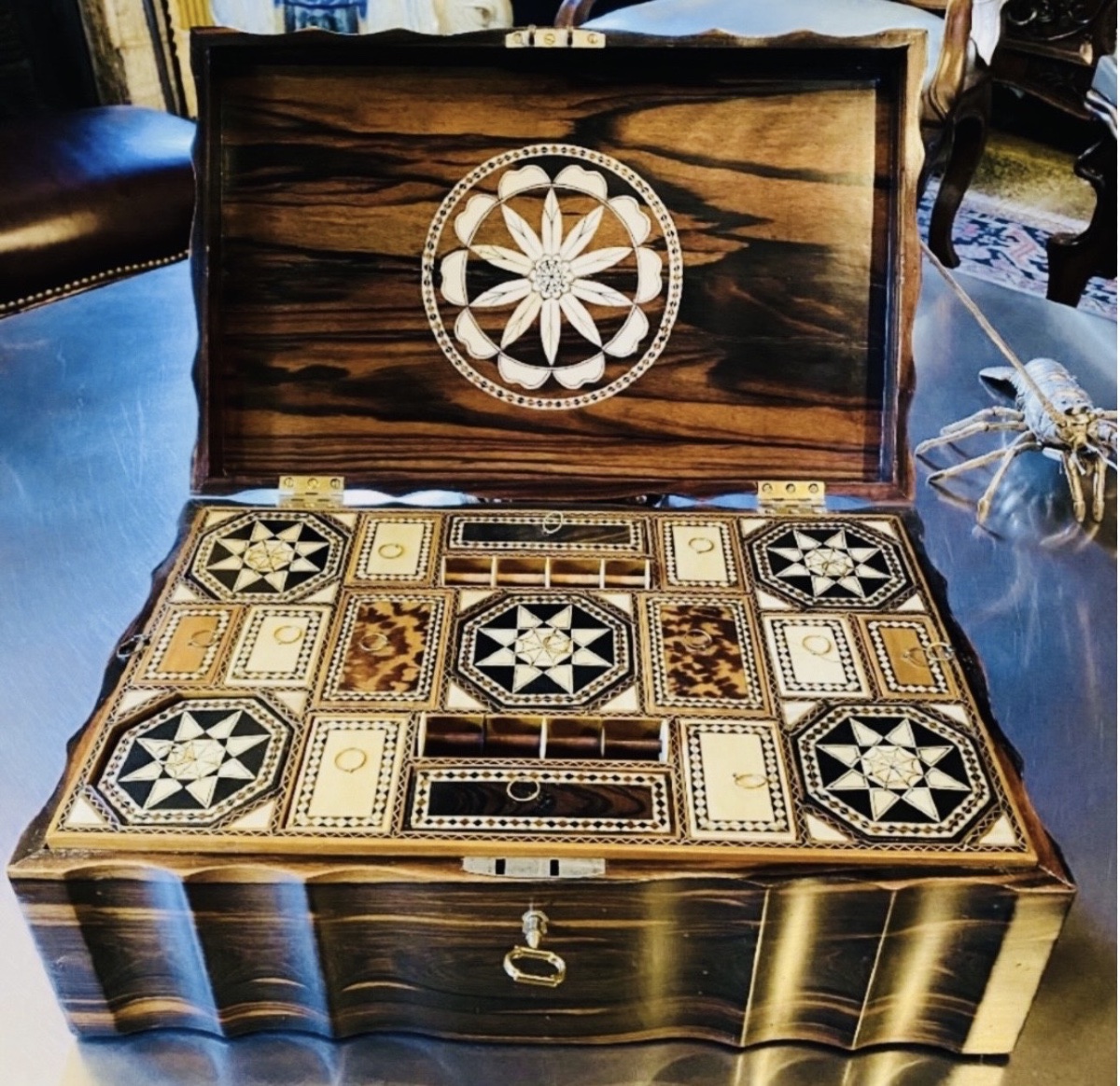 GRAND COFFRET ANGLO INDIEN DU XIX EME SIÈCLE-photo-2