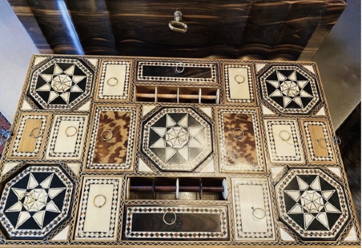 GRAND COFFRET ANGLO INDIEN DU XIX EME SIÈCLE-photo-2