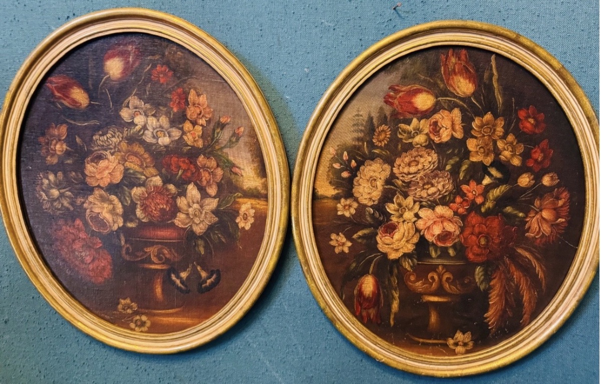 PAIRE DE NATURES MORTES AUX FLEURS et aux VASES Médicis DU XIXE SIÈCLE