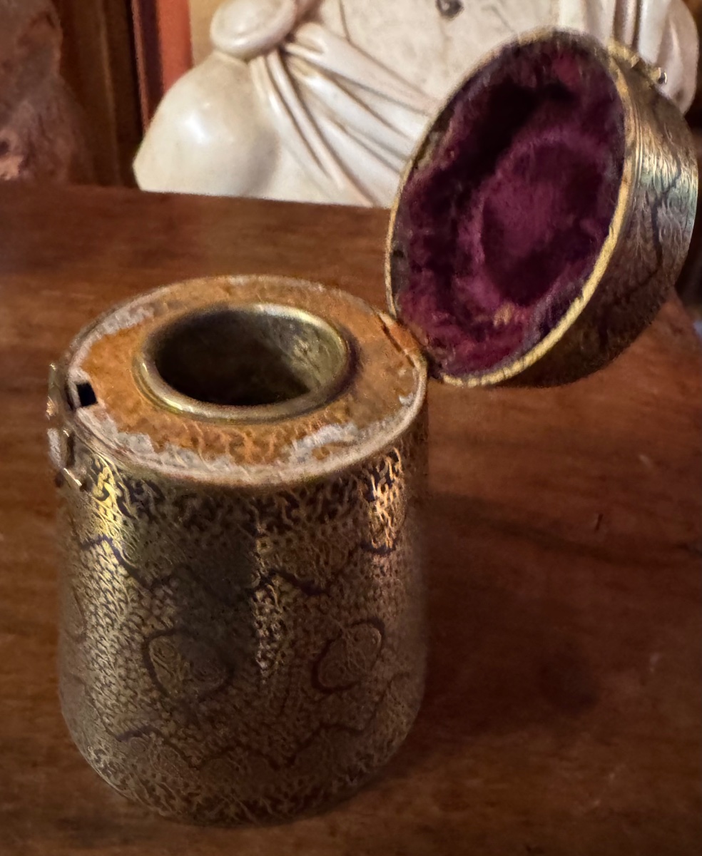 ENCRIER EN MÉTAL DAMASQUINÉ, ATTRIBUÉ À L'ATELIER DE PLÁCIDO ZULOAGA — ESPAGNE, XIXe SIÈCLE-photo-8