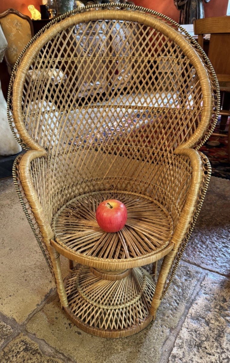 FAUTEUIL D’ENFANT EN ROTIN TRESSÉ, MODÈLE DIT « EMMANUELLE », VERS 1950–1960-photo-2