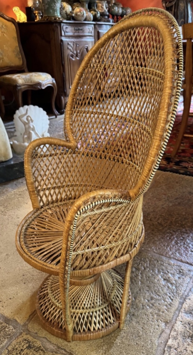 FAUTEUIL D’ENFANT EN ROTIN TRESSÉ, MODÈLE DIT « EMMANUELLE », VERS 1950–1960-photo-3