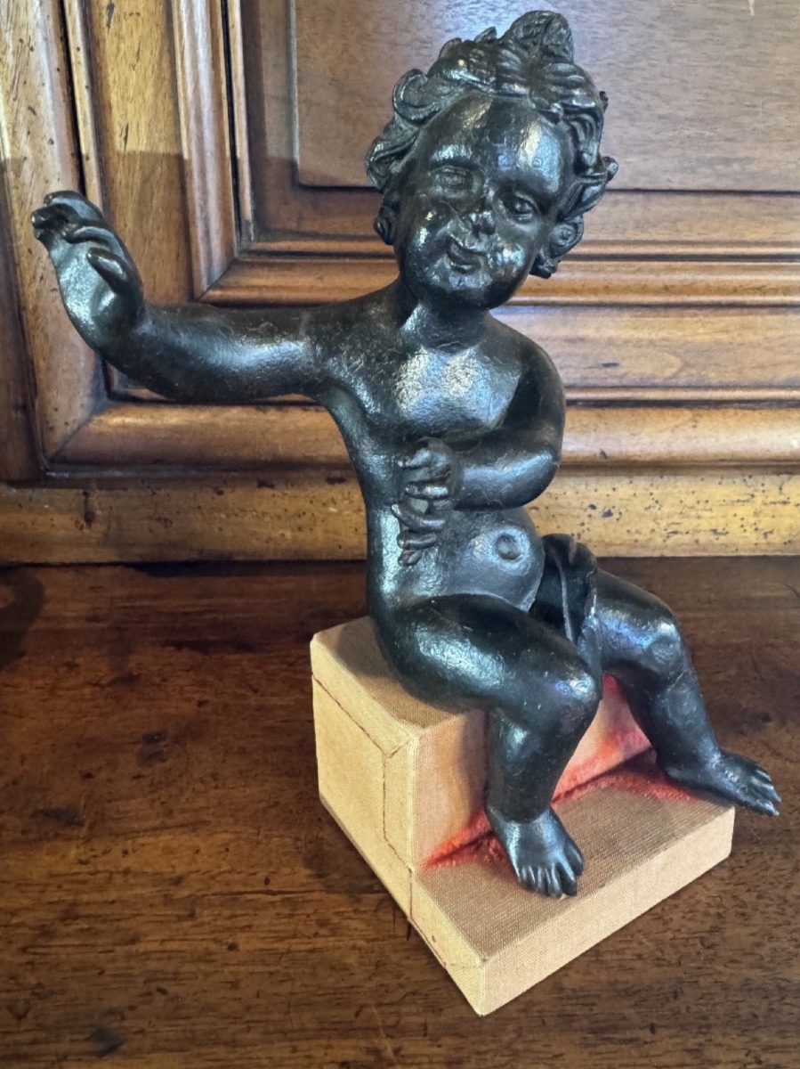 Seated Child Crowned With Foliage, Antique Sculpture In Patinated Metal-photo-4