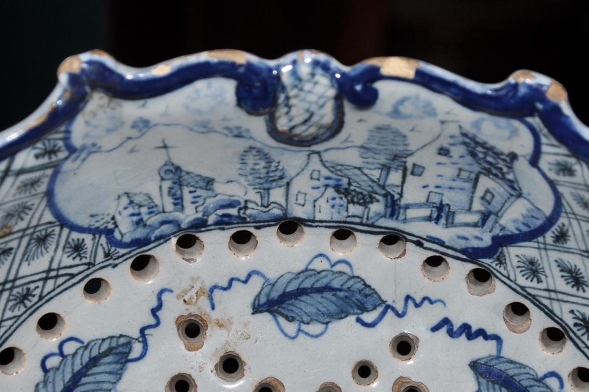 Strawberry In Earthenware Delft-photo-2