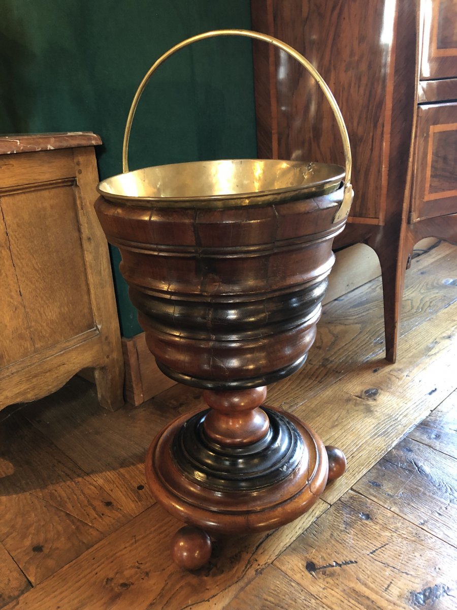 Two-colored Ember Bucket