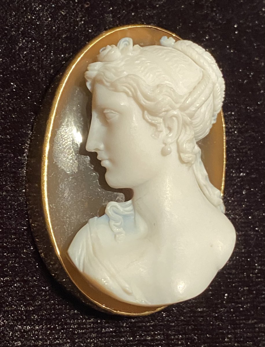 Large Cameo In Agate From XIX Eme Century-photo-1