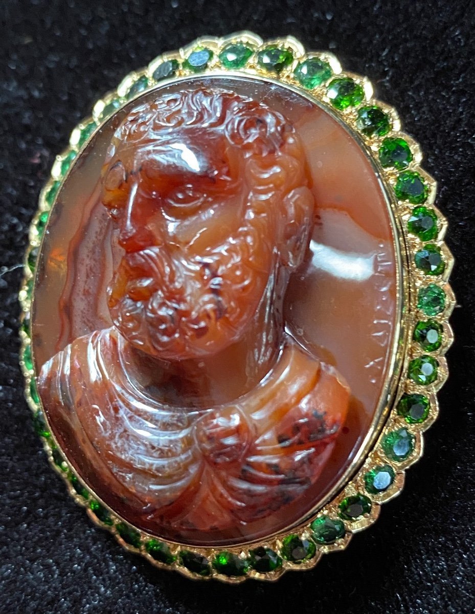 Important Agate Cameo With The Portrait Of A Man In The Antique Surrounded By Tsavorite Garnets-photo-6